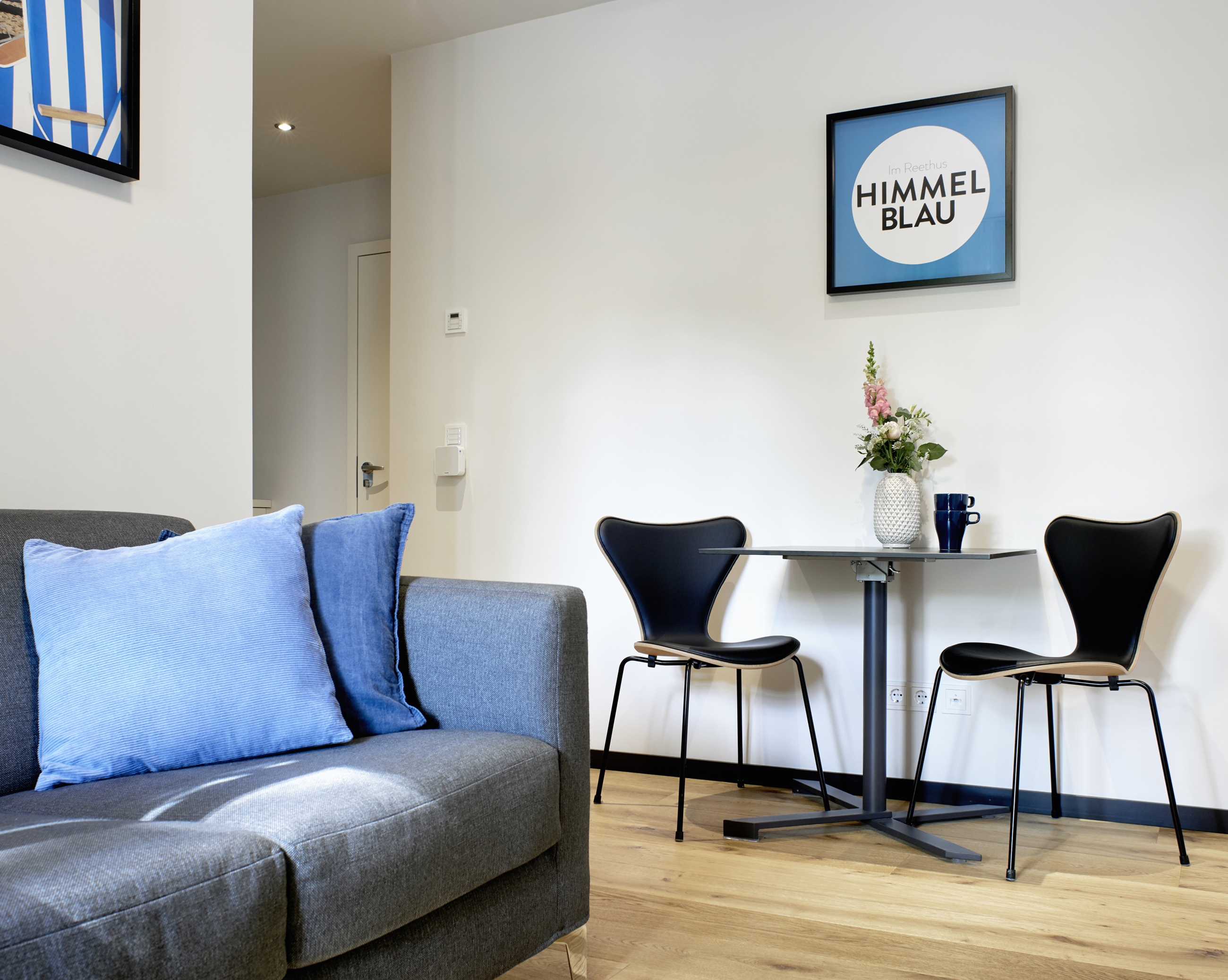 In the Himmelblau thatched house